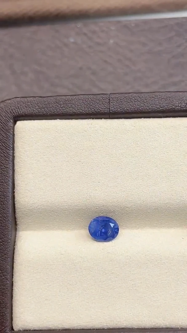 裸石蓝宝石天然蓝宝石四车距1.15CT微瑕