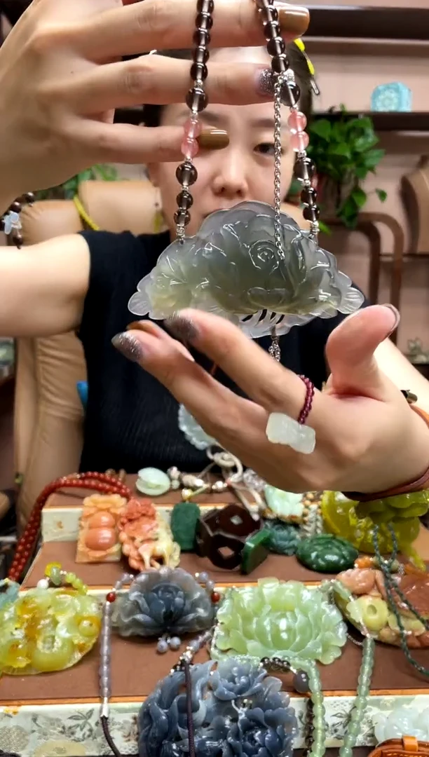 未镶嵌岫玉吊坠·