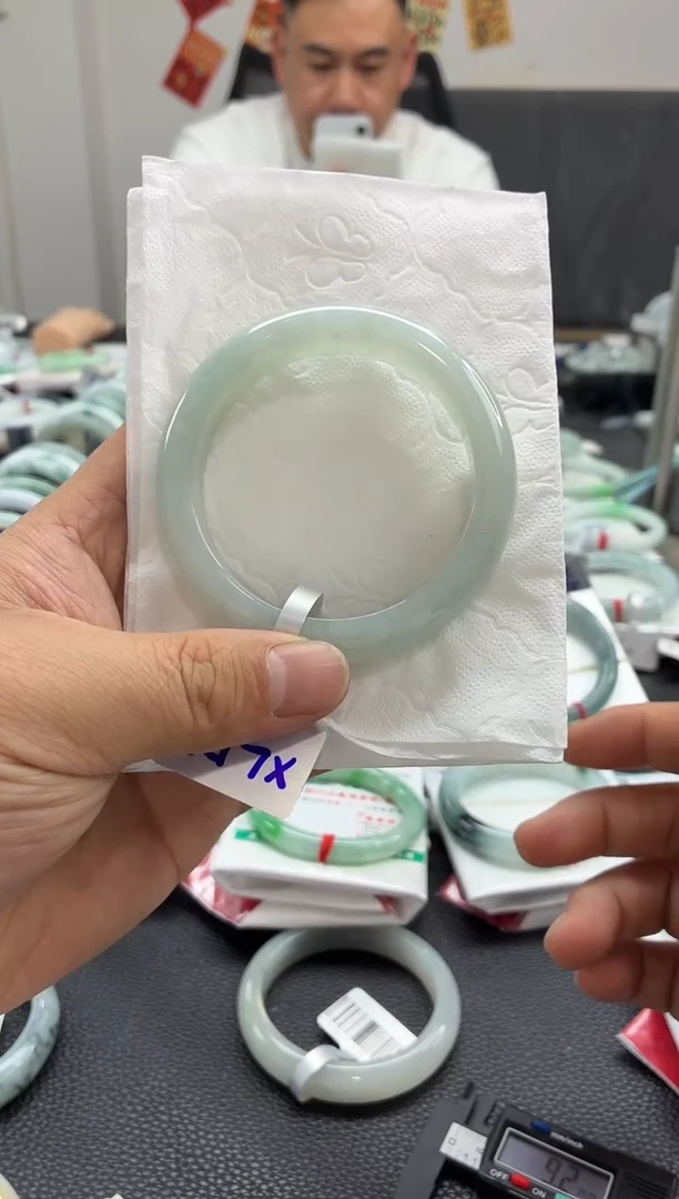 未镶嵌手镯翡翠翡翠27   正圈5556