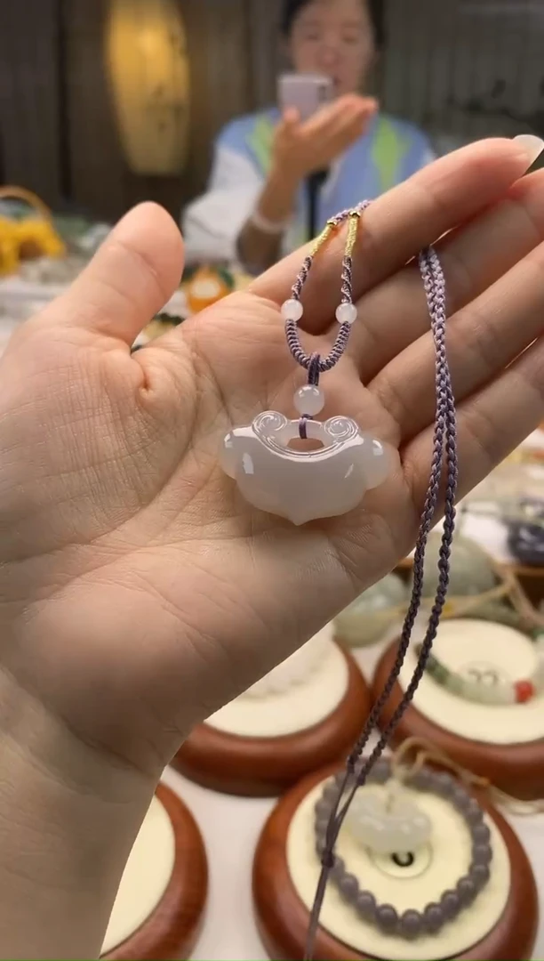 【闪购商品】和田玉吊坠(不含链)未镶嵌如意锁