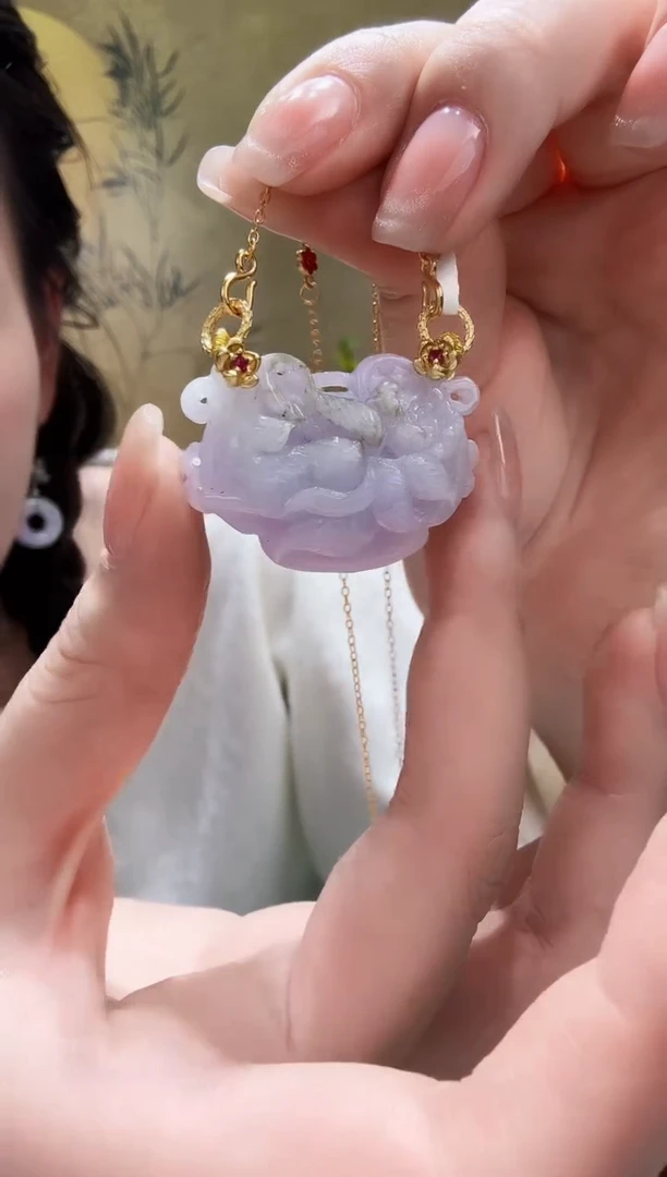 颈饰未镶嵌翡翠吊坠