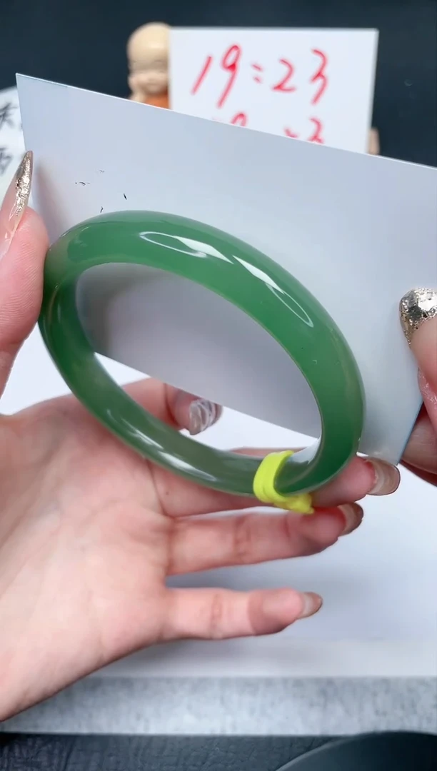 【闪购商品】石英质玉手镯未镶嵌9-62.8