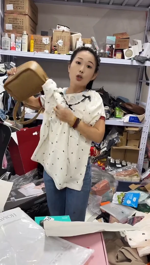 PU上车啦 宝宝们抓紧时间去链接拍吧白色睡衣一套