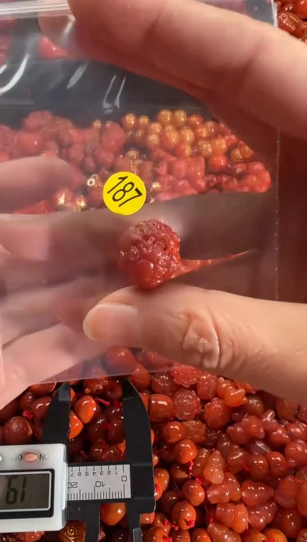 【闪购商品】南红玛瑙颈饰未镶嵌1