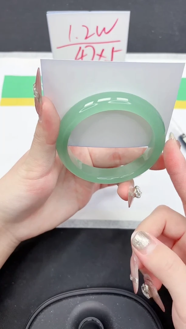 【闪购商品】石英质玉手镯未镶嵌47-62.5