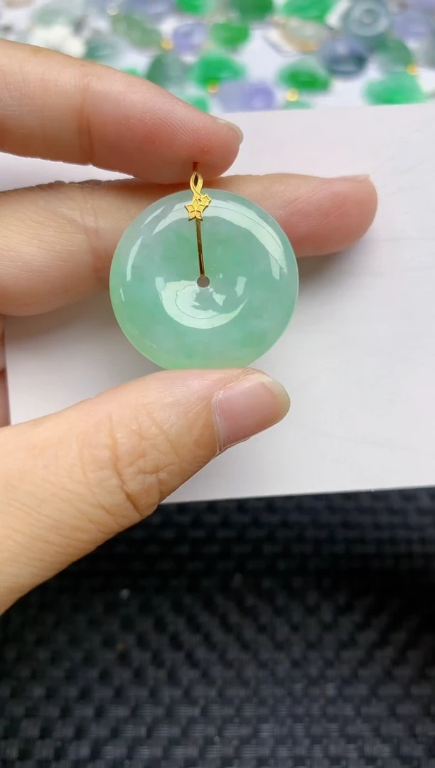 翡翠18K金镶嵌颈饰天然A货翡翠
