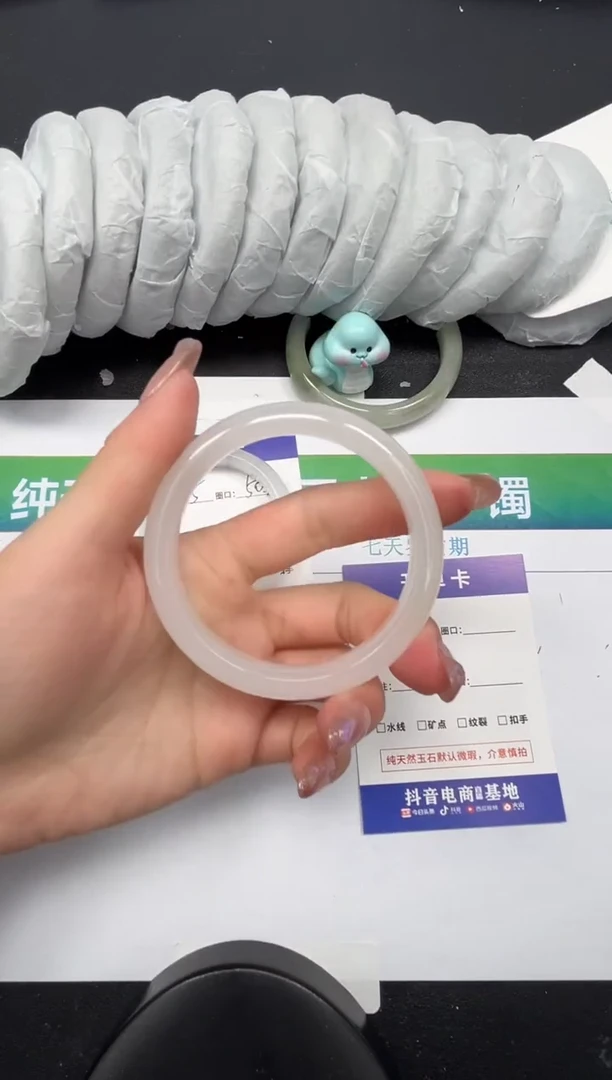 【闪购商品】石英质玉手镯未镶嵌376-57.3