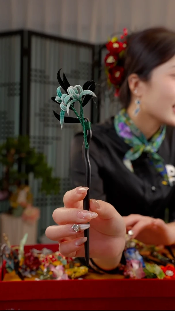 刺绣小*妖非遗苏绣绒花