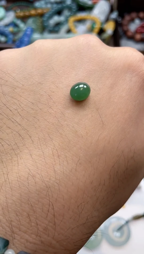 翡翠摆件未镶嵌绿蛋面