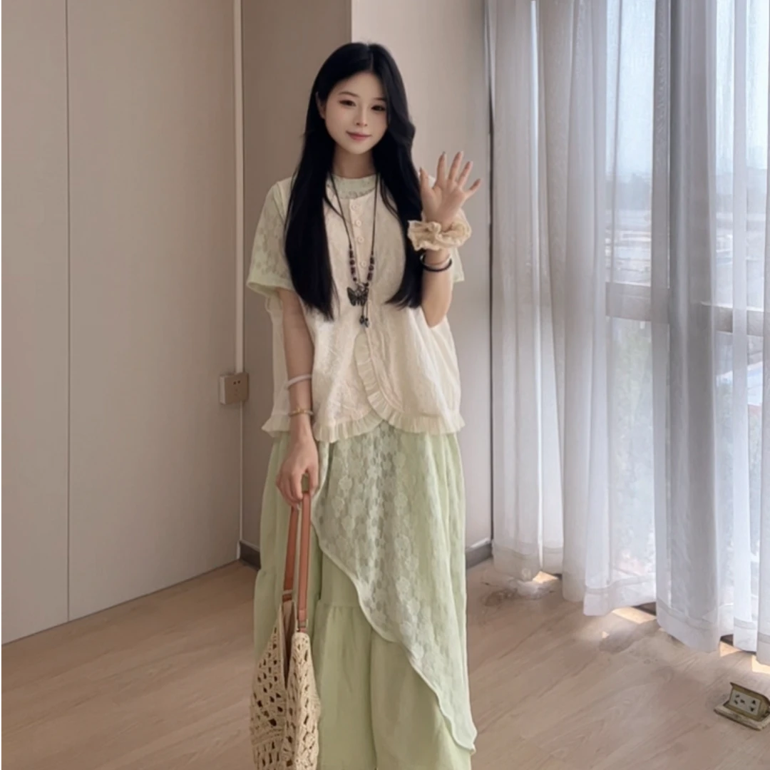 2025夏季新款设计感蕾丝连衣裙叠穿马甲+绿色半身裙套装1