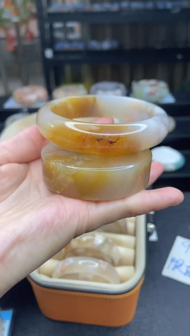 石英质玉手镯未镶嵌A44(64圈赠送镯心)