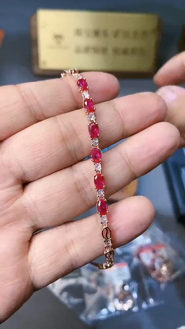 【闪购商品】红宝石手链银S925镶嵌354