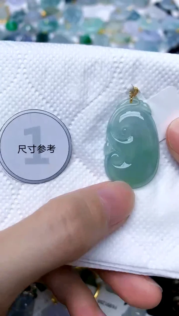颈饰18K金镶嵌翡翠天然A货翡翠
