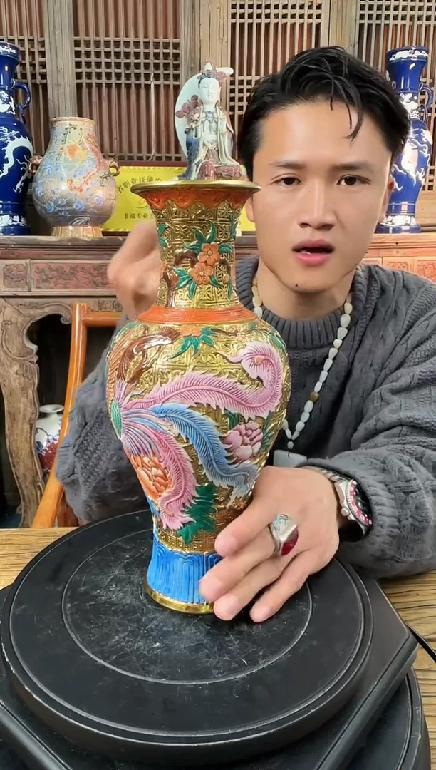 【闪购商品】摆件陶瓷 摆件 描金凤穿牡丹雕刻观音瓶