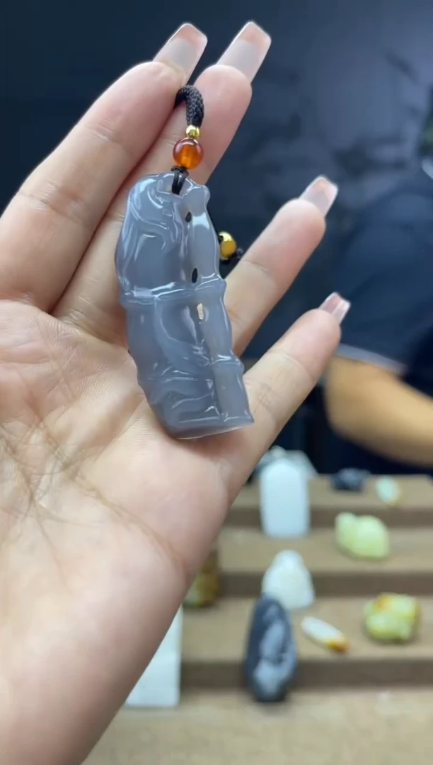 颈饰未镶嵌和田玉1