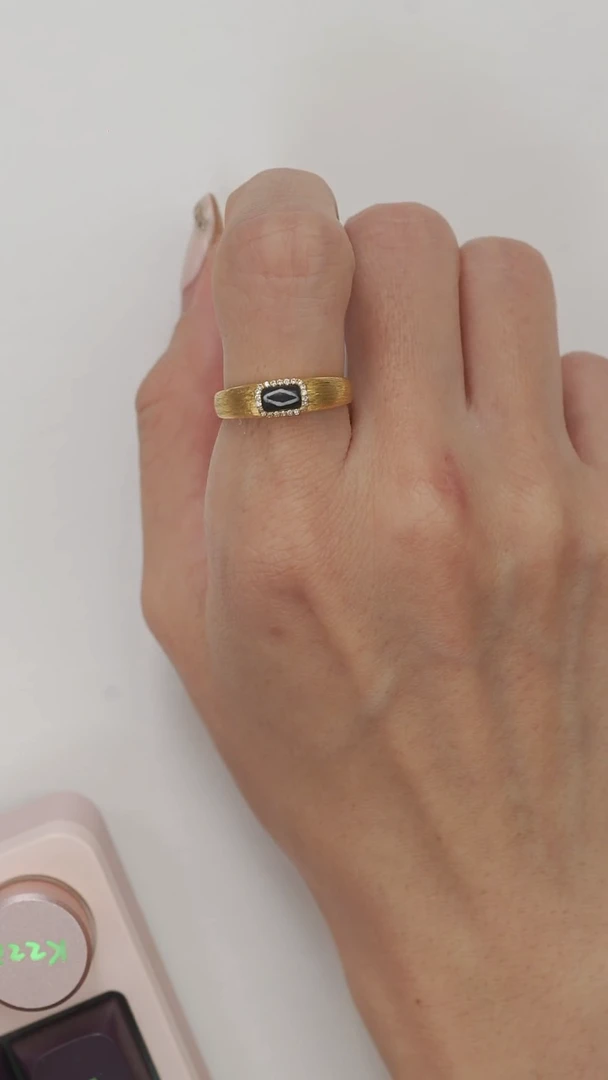 亚克力好看的黑色戒指