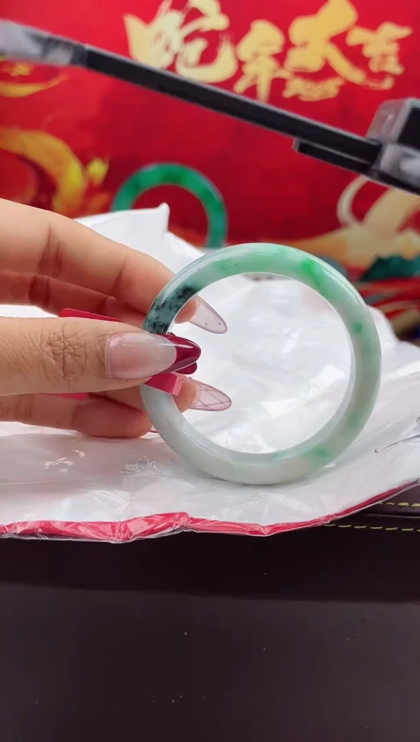 【闪购商品】翡翠手镯未镶嵌翡翠手镯2