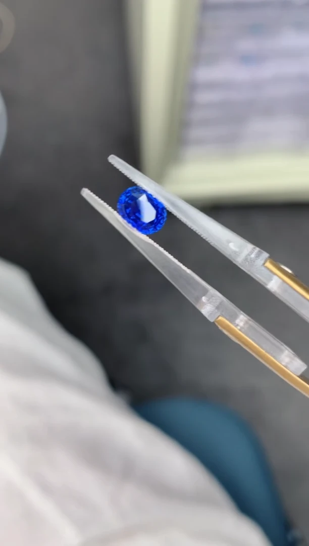 蓝宝石裸石1.1ct皇家蓝   FG