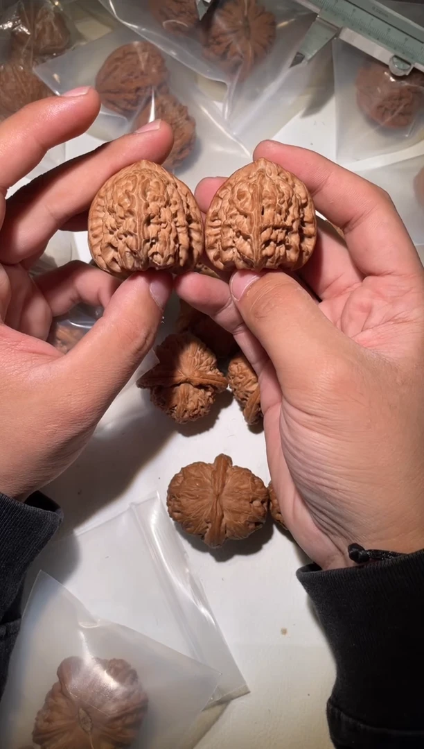 把件文玩核桃E*s文玩核桃三角白