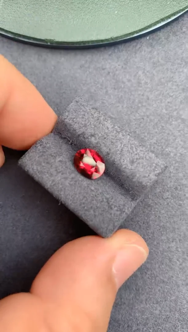 裸石未镶嵌碧玺1.5ct 卢比来碧玺