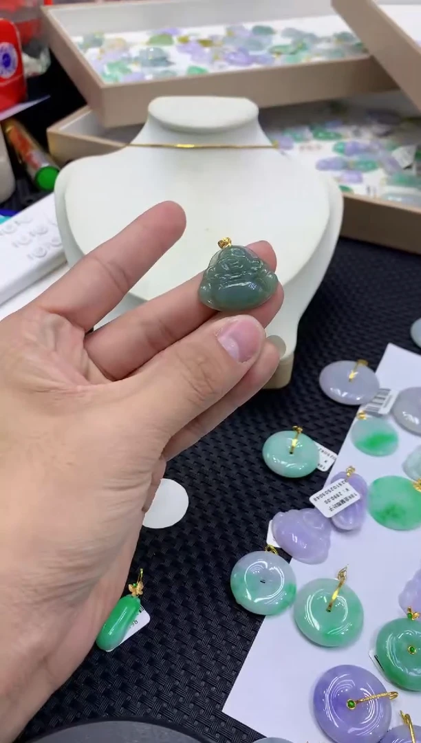 颈饰未镶嵌翡翠天然缅甸翡翠A货