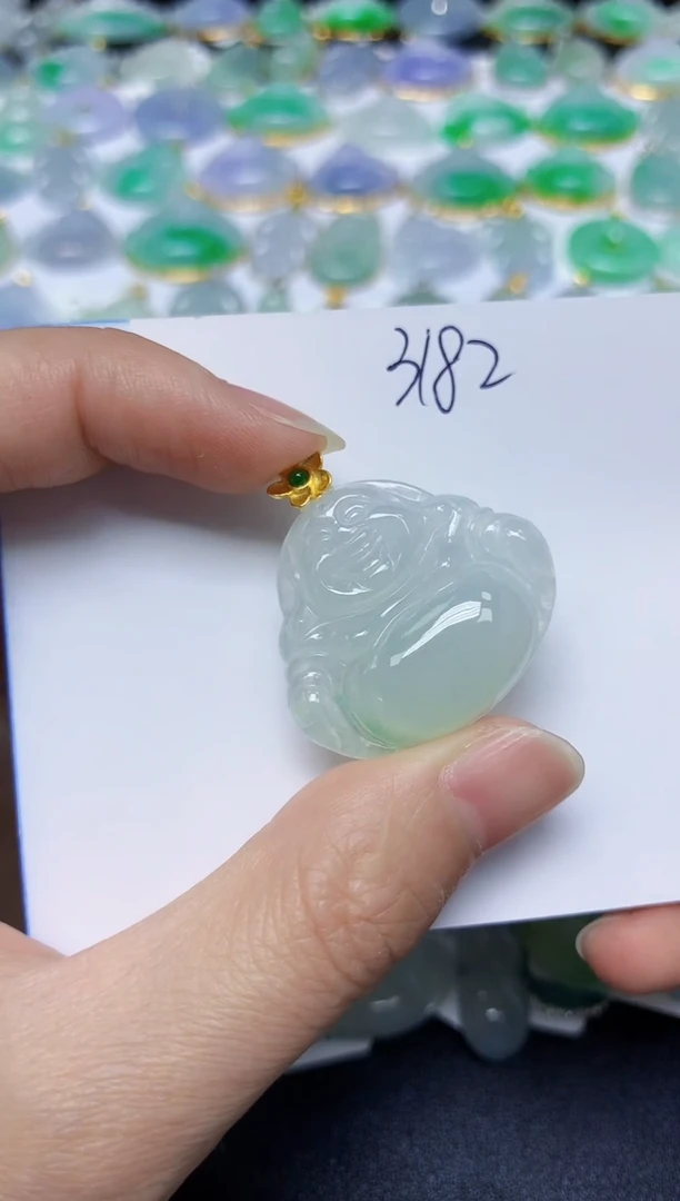 翡翠未镶嵌颈饰 天然缅甸翡翠A货