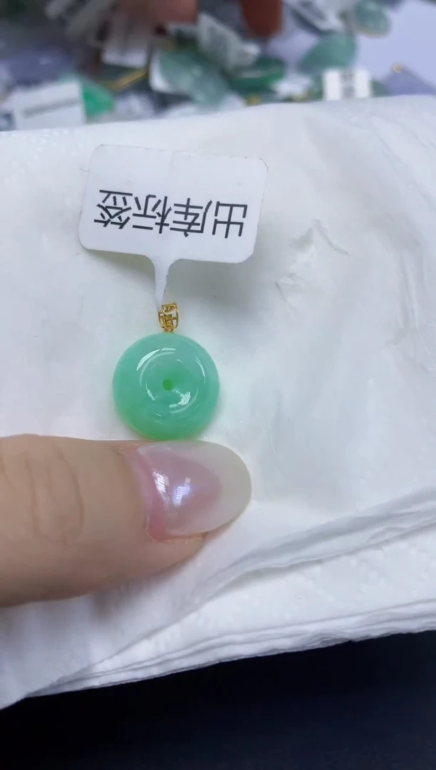 翡翠18K金镶嵌颈饰天然缅甸翡翠A货