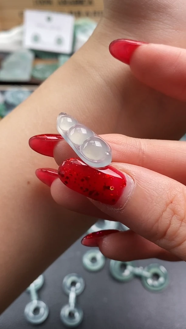 颈饰未镶嵌翡翠福豆