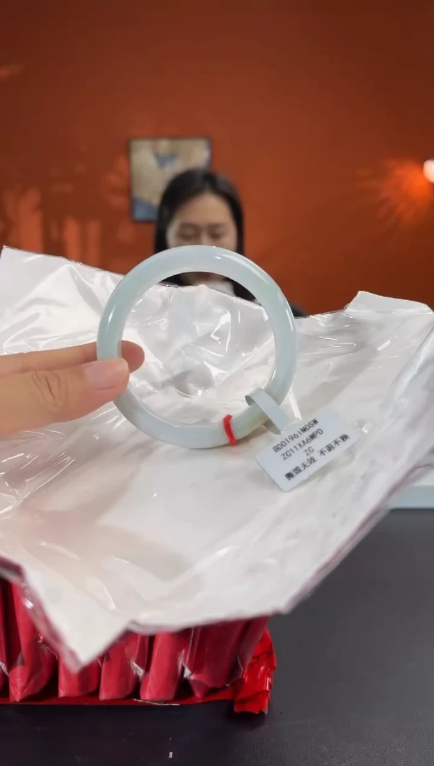 未镶嵌手镯翡翠6