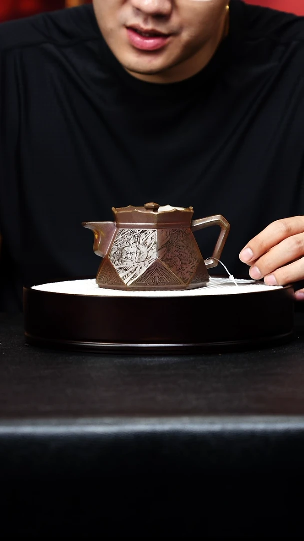 茶壶紫砂宜兴紫砂 胡鸣凤虎皮金沙护法金刚刻绘钻石僧