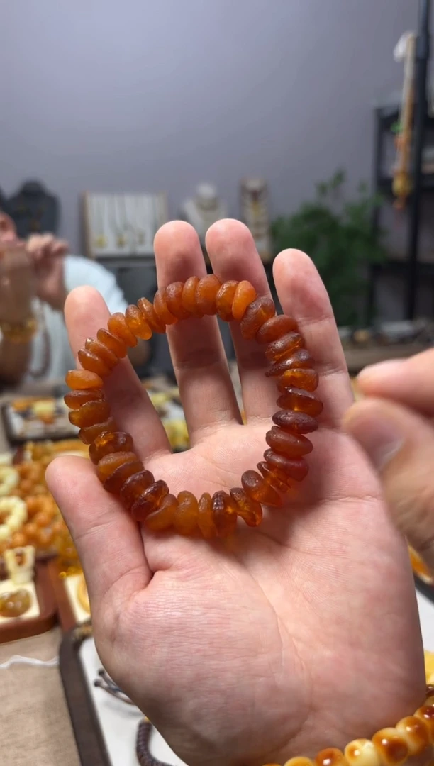 【闪购商品】蜜蜡裸石未镶嵌手串