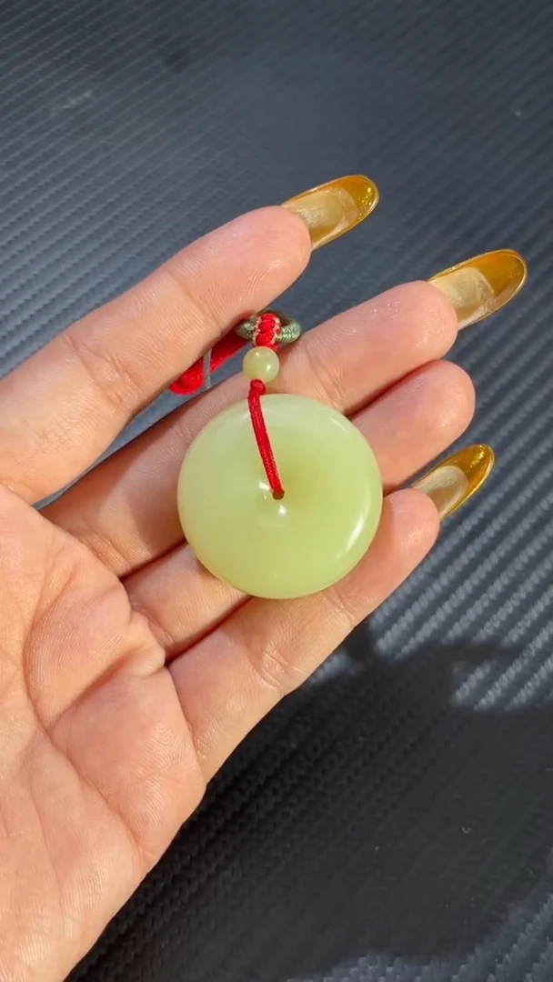 颈饰未镶嵌和田玉（黄玉）若羌安徽矿老坑料平安扣微色差