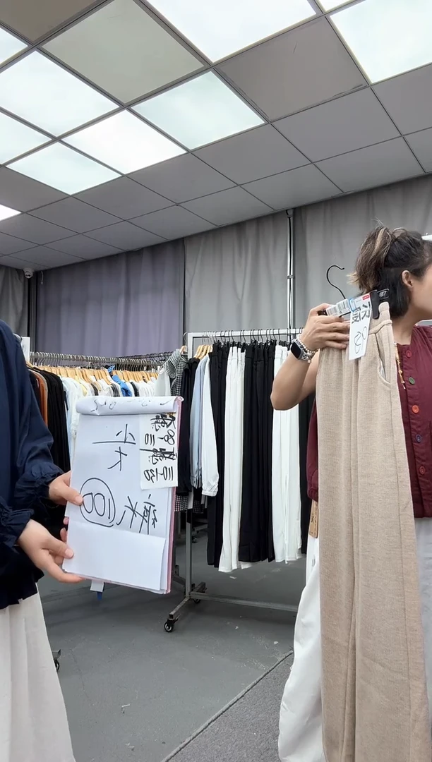 大码大哥家漂亮衣服漂亮颜色