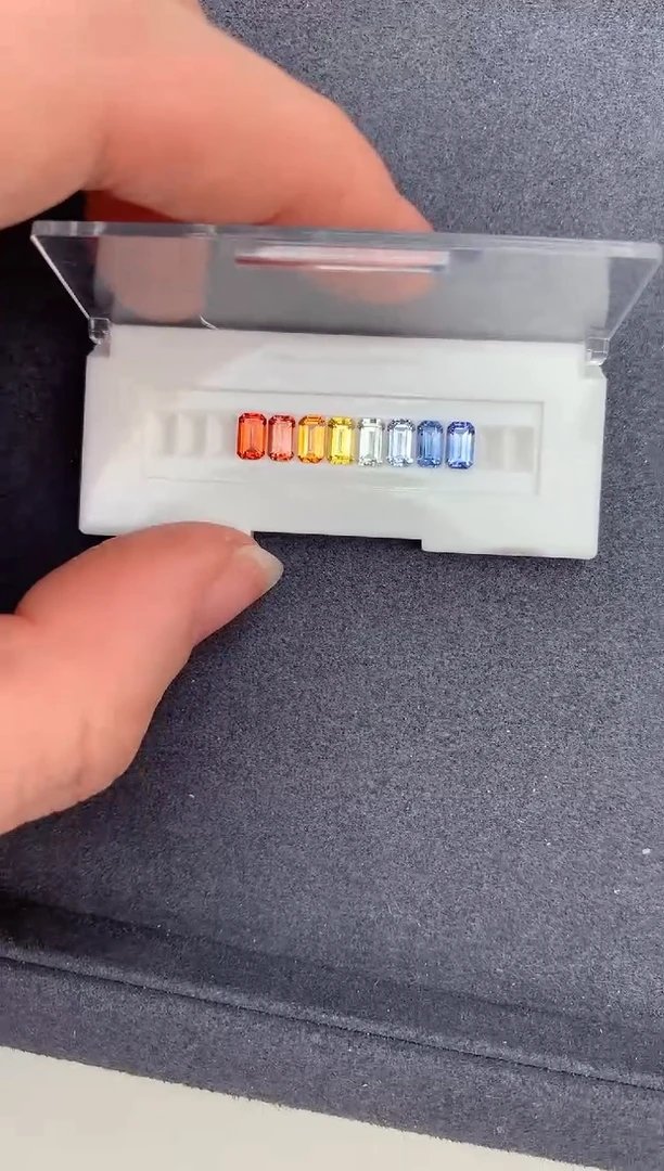 【闪购商品】彩色蓝宝石裸石未镶嵌2.6ct彩蓝宝套盒