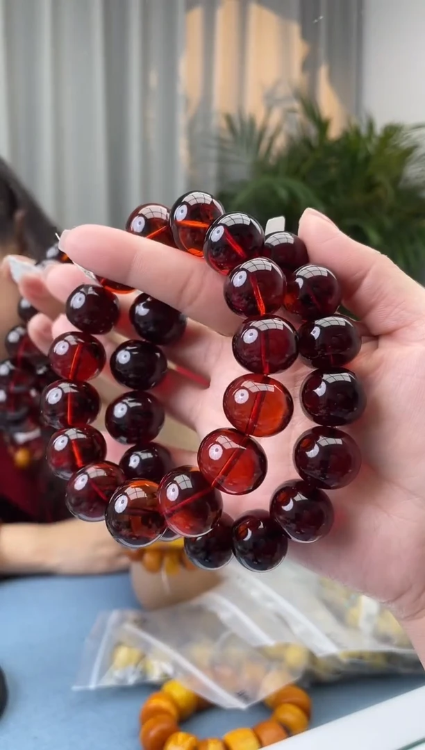 【闪购商品】琥珀珠宝奇石未镶嵌假一罚十，多样性发一件053.19