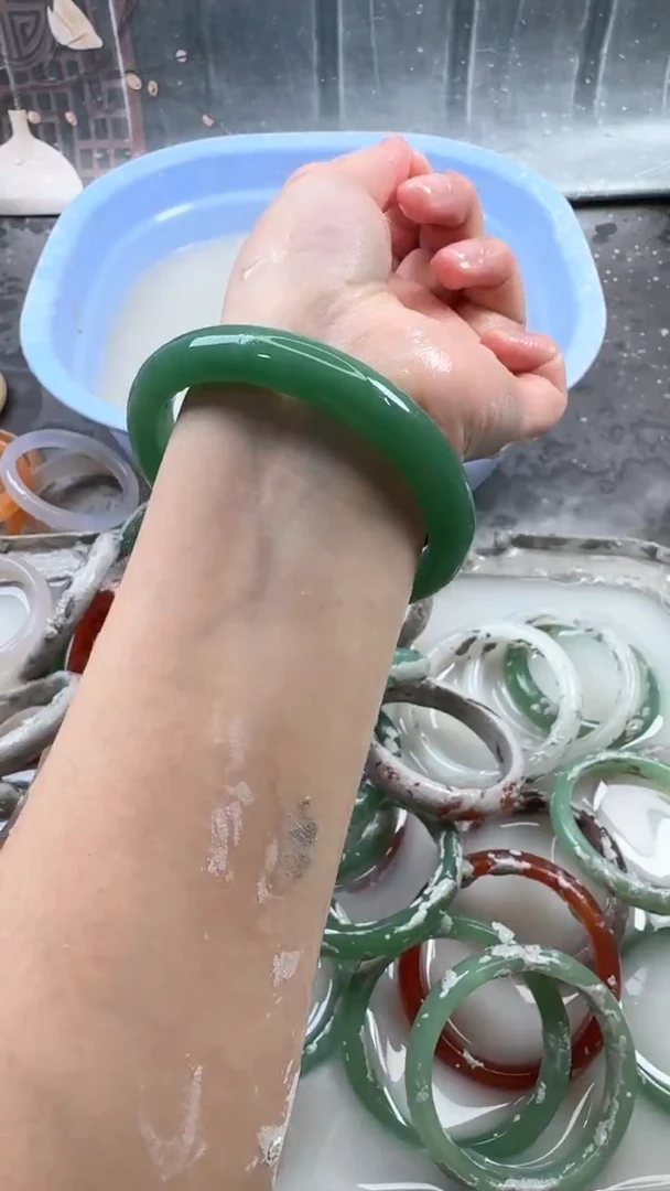 【闪购商品】石英质玉手镯未镶嵌117 6364