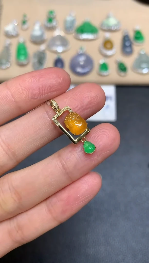 颈饰18K金镶嵌翡翠貔貅【无服务费【24小时鉴赏期】