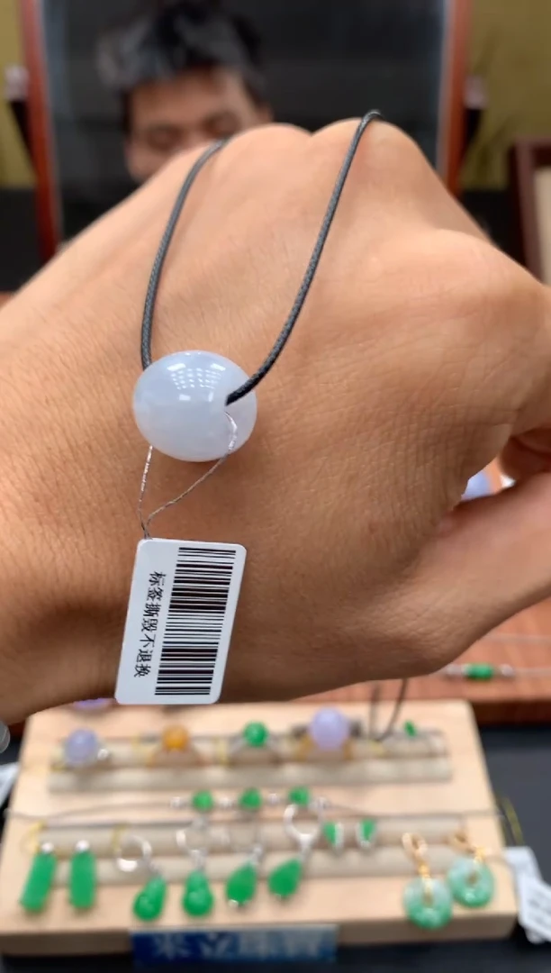 颈饰未镶嵌翡翠路路通