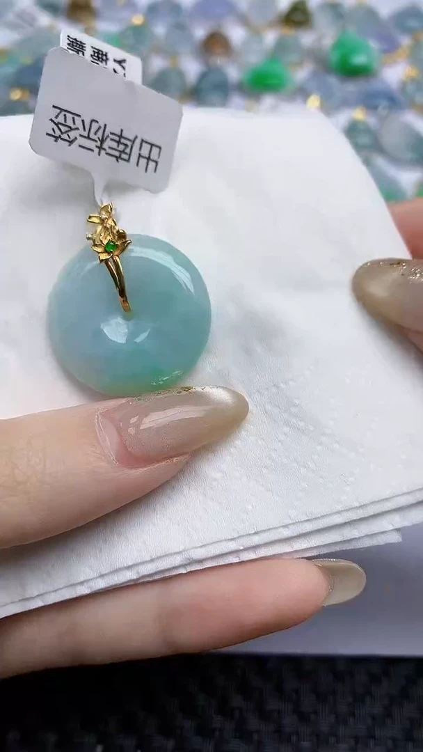 【闪购商品】翡翠颈饰未镶嵌天然A货翡翠