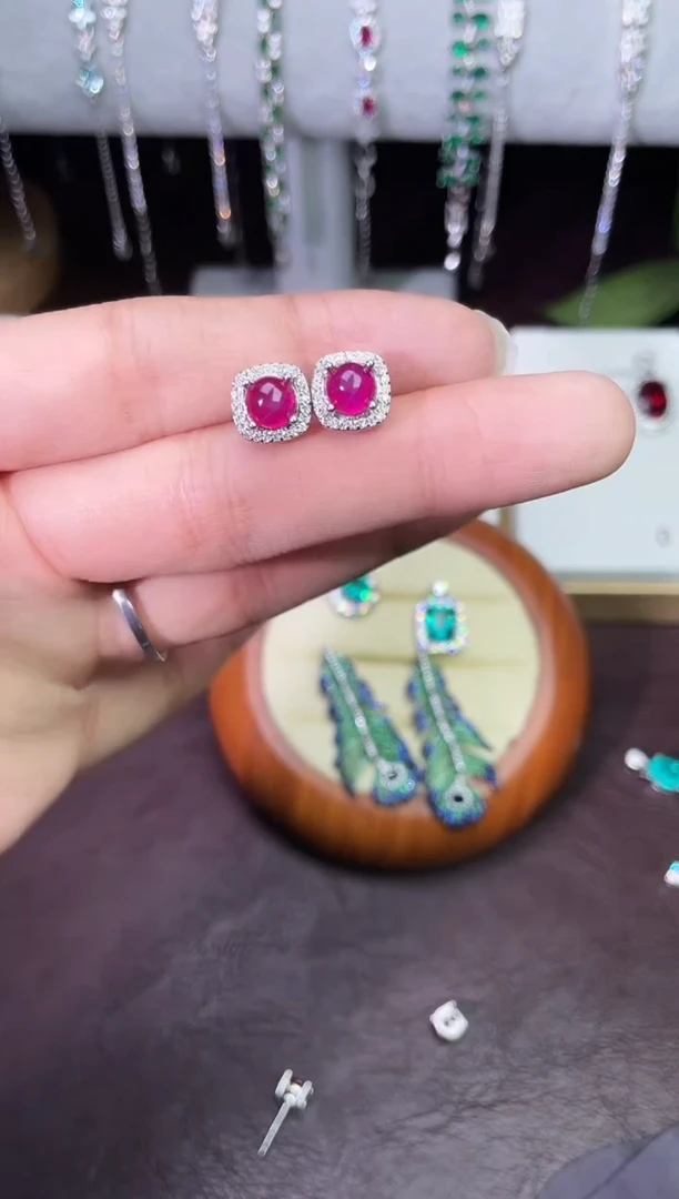 合金颈饰合成钻石红宝耳钉