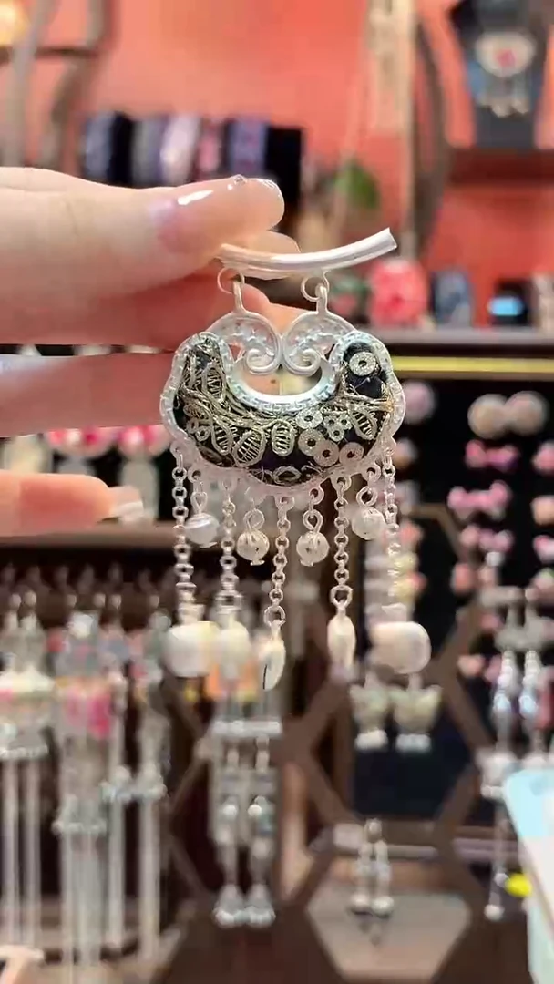 织绣 云织谣民族风精美饰品   284