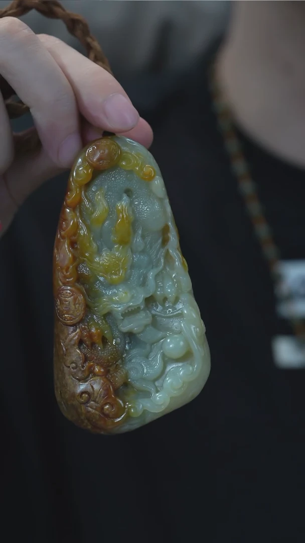 和田玉（糖玉）未镶嵌把件龙手把178克
