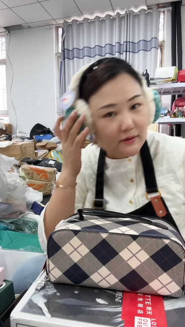 牦牛剖层皮革琪老板女包6号店超好看发图片款耳罩