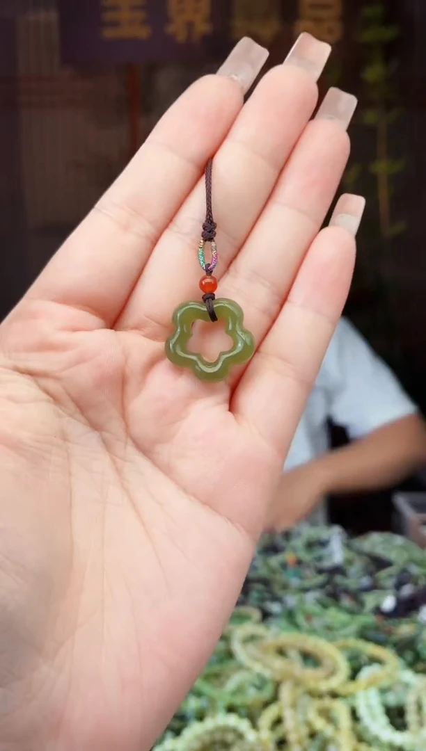 和田玉未镶嵌颈饰拍一发一