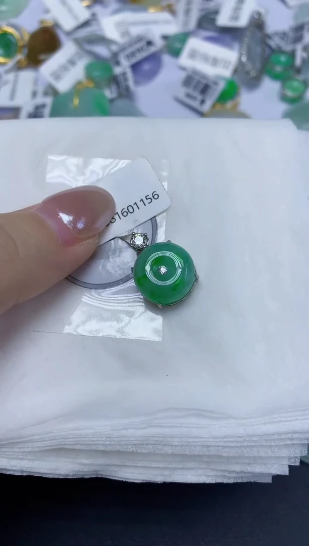 颈饰未镶嵌翡翠天然缅甸翡翠A货多样性发一件