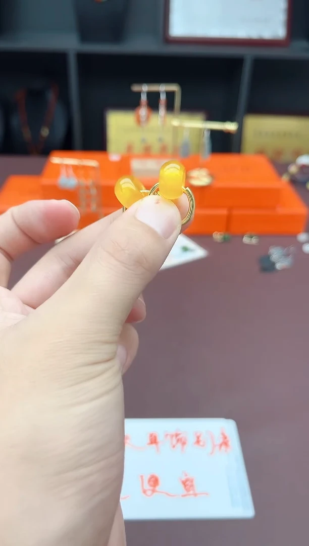 未镶嵌耳钉玛瑙/玉髓536000