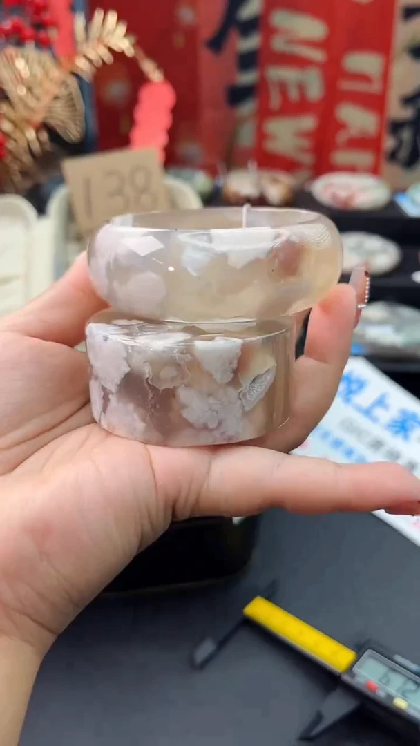 【闪购商品】石英质玉手镯未镶嵌赠送镯心（59圈口）