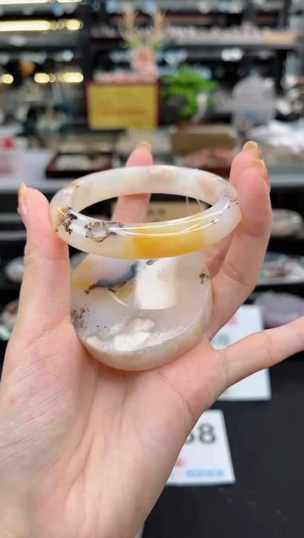 【闪购商品】石英质玉手镯未镶嵌58圈口（赠品镯心）106305