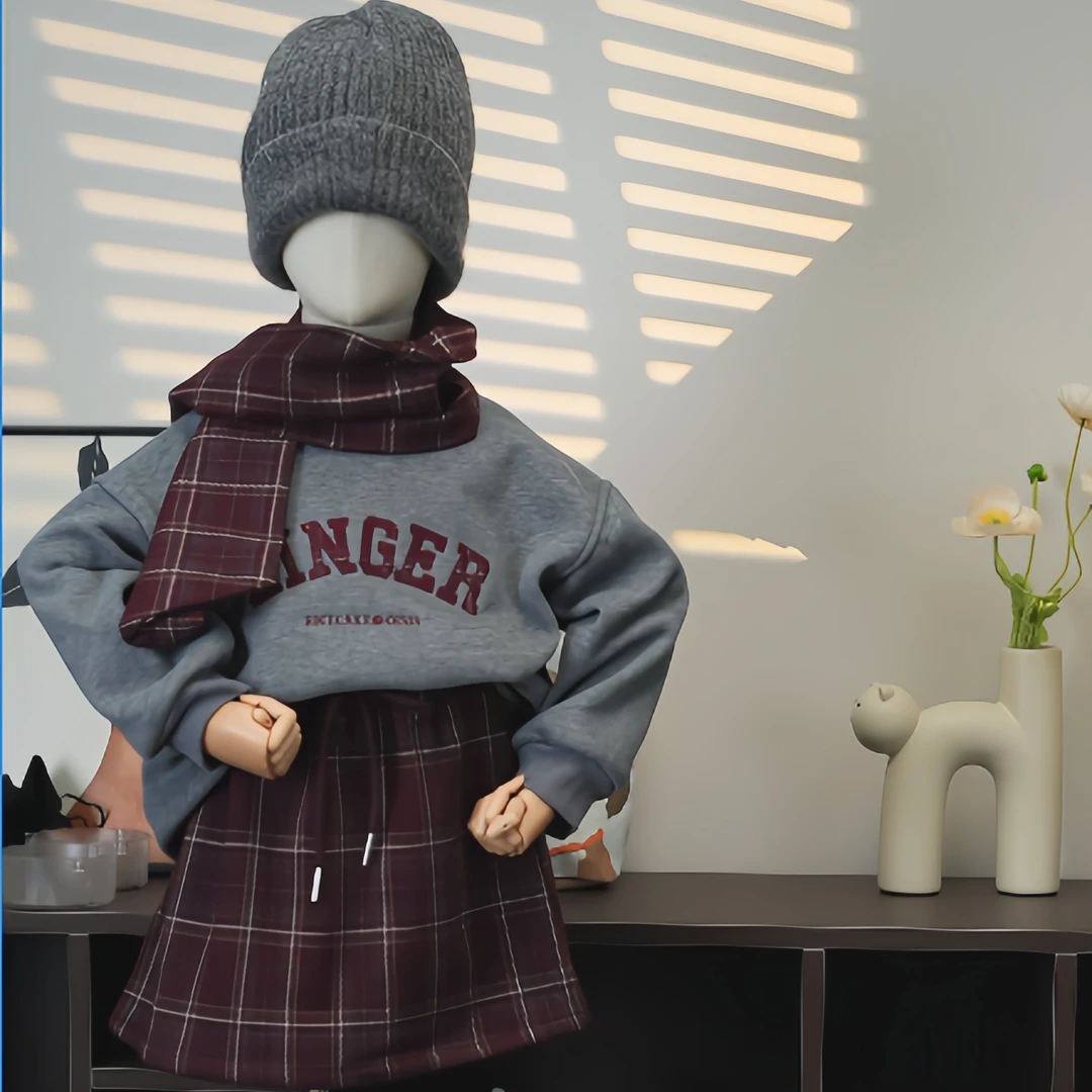 鲁爸精品2024冬季新款加绒卫衣格子裙套装加厚秋冬韩版儿童带围脖