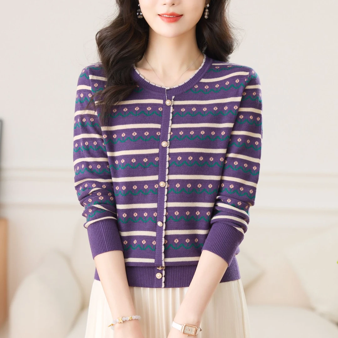 2025年春季新款女装圆领长袖时尚洋气款宽松显瘦款百搭套头上衣